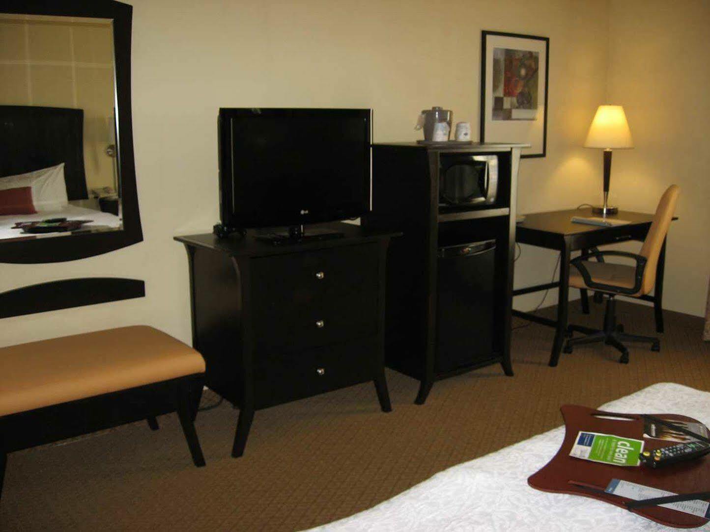 Hampton & Spartanburg-i-26-westgate Mall Hotel Spartanburg